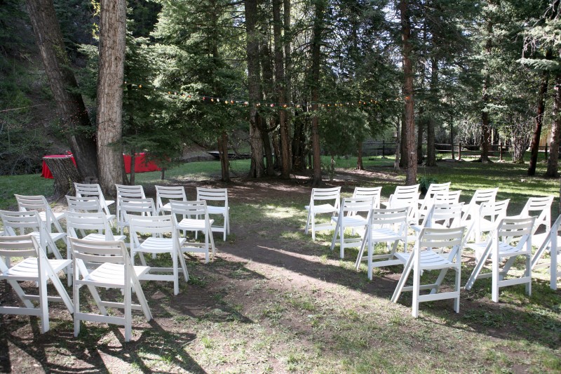 outdoor Red River wedding ceremony