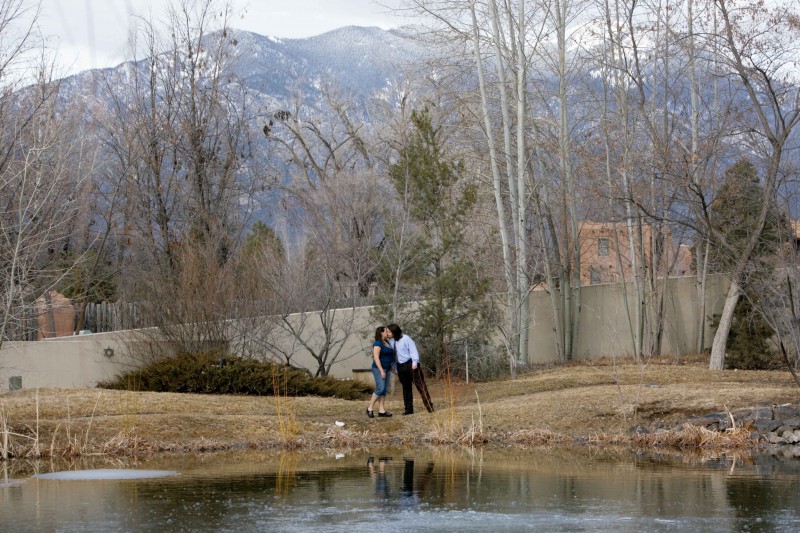 Engagement photographs with Taos mountain