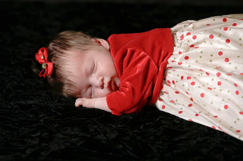 artistic newborn photography