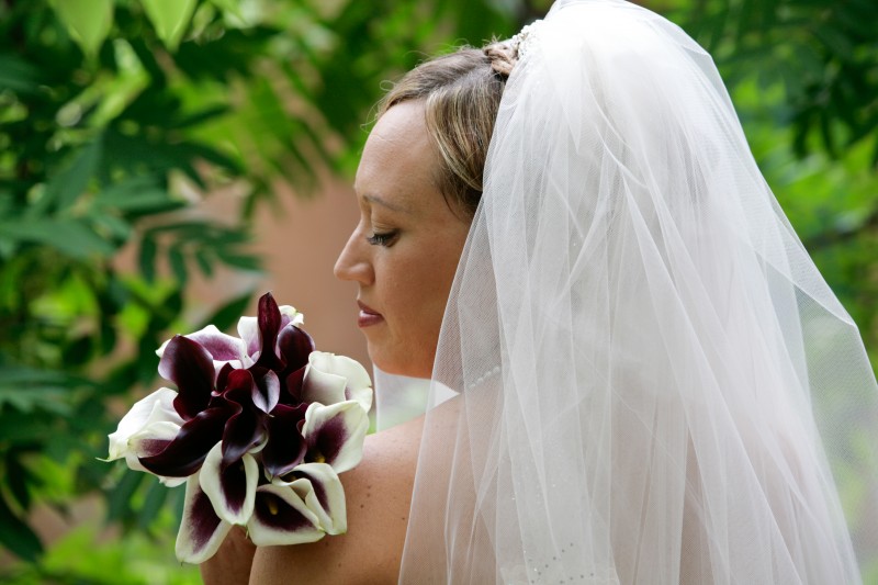 Bride with veil and bouquet