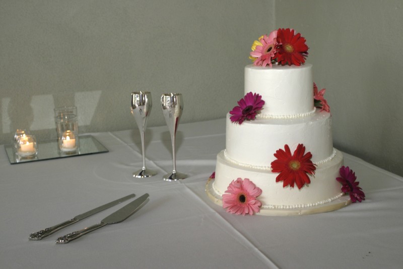 taos wedding cake by brent house catering