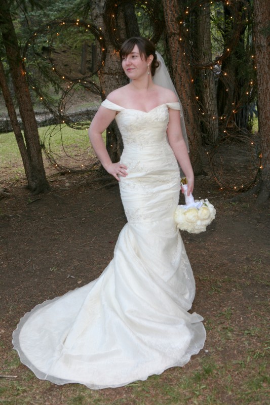 bride with white bouquet