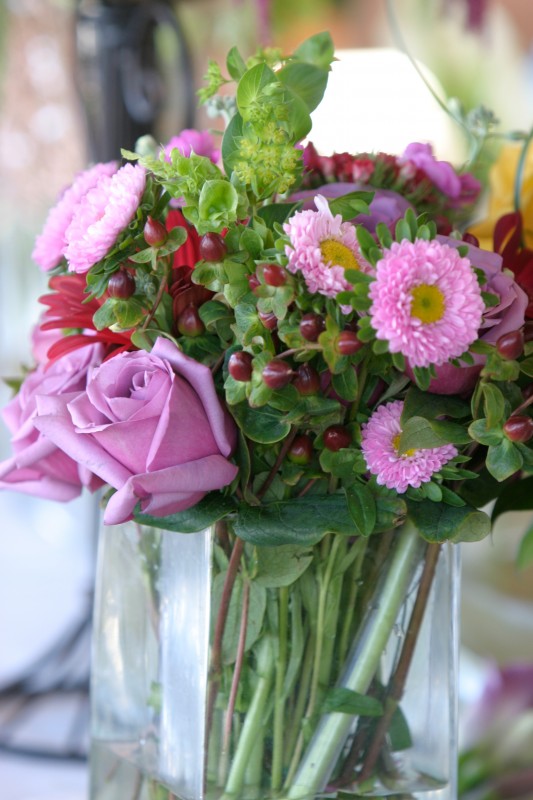 roses and mums in wedding flowers