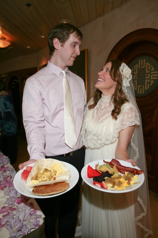 schedule a food sampling for your wedding