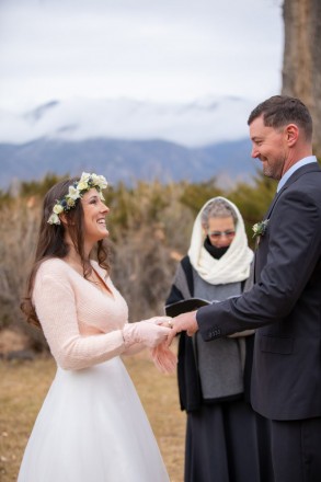 Taos Mountain witnesses this winter elopement