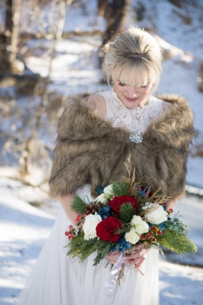 Snowy day wedding in Red River NM at Carson National Forest ceremony