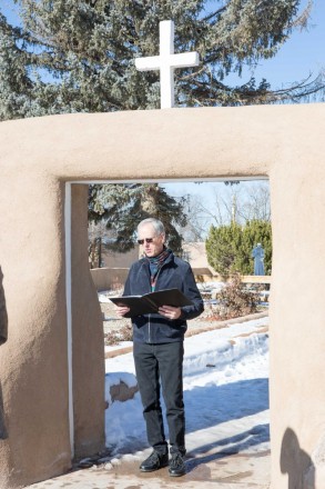 Popular officiant, Dan Jones owner of Embracing Ceremony, delivers an outdoor ceremony in December