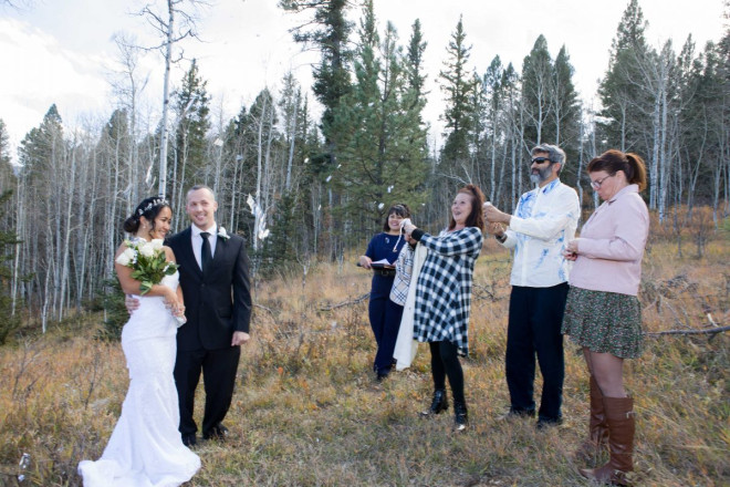 The micro wedding celebrates with confetti