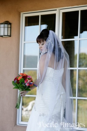 bride bouquet with autumn colors