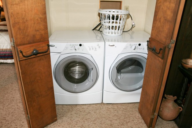 Picture of washer and dryer in Taos rental