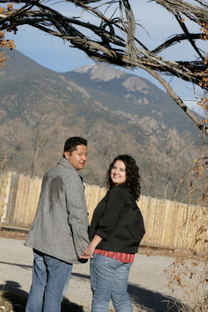 Texas couple celebratese their anniversary with a photo shoot