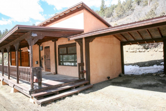 2 Bedroom Cabin with carport