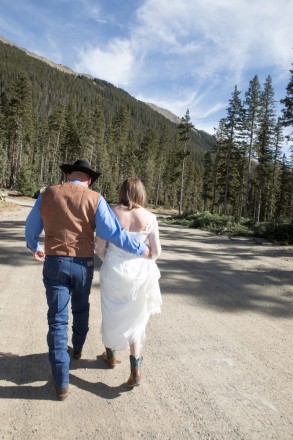 Cowboy boots and cowboy hat, wedding at Taos Ski Valley