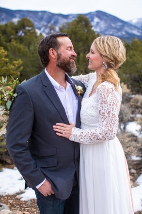 Wintertime February wedding in northern New Mexico with snow on the ground!