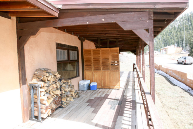 Small Cabin with Volunteer Fire Department as neighbor in Taos Canyon