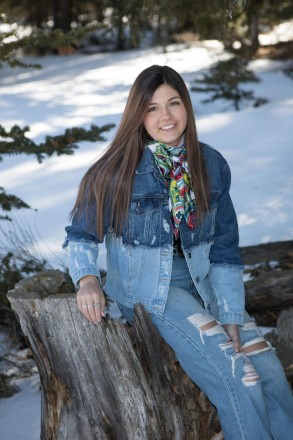 Senior photo session in Angel Fire with snow