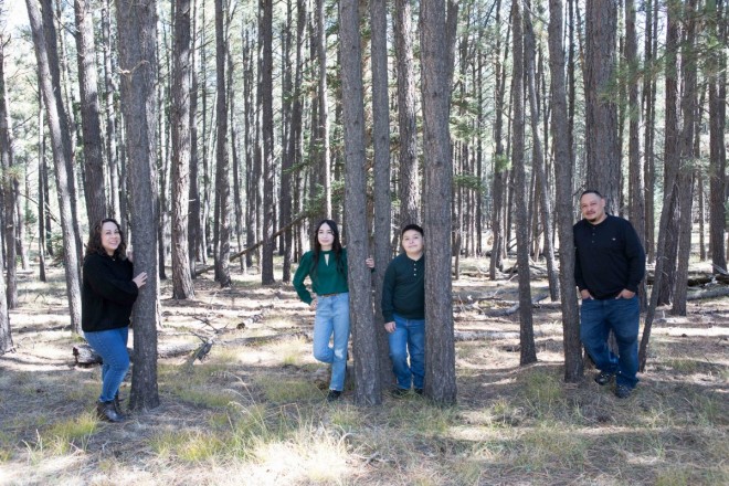 Photo shoot of family on vacation in Angel Fire