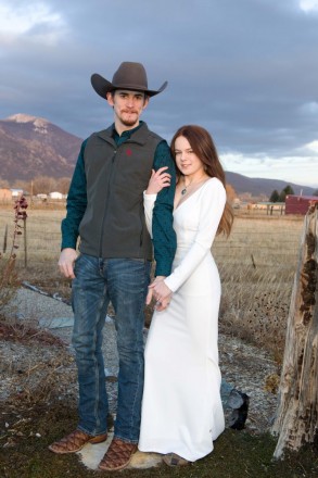 Young Texans elope to Taos in December