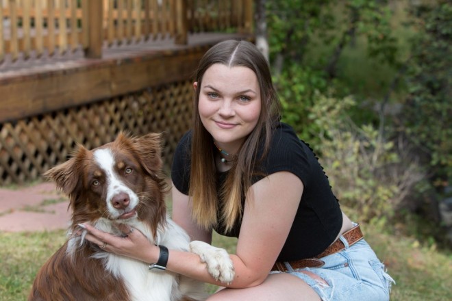 Katie and her best-doggo-friend have the same look in this precious senior portrait