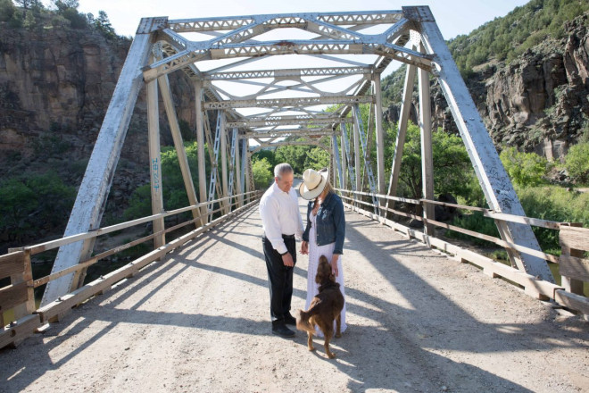 Best Dog included in romantic wedding photos