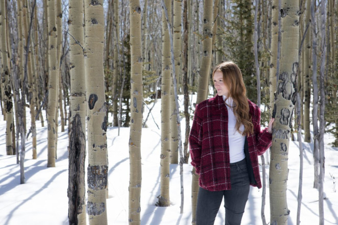 Angel Fire senior portrait in aspen grove