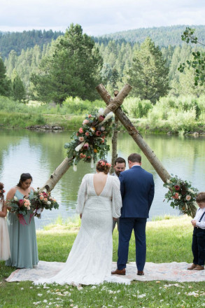 Wedding ceremony in the hidden valley of Valley Escondido in Carson National Forest